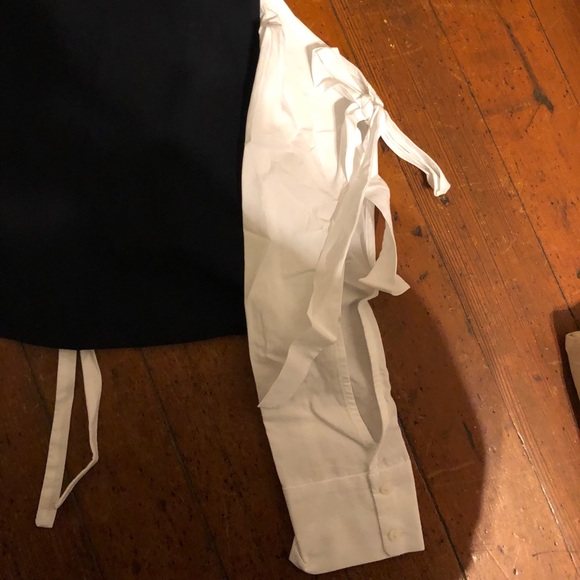 Unique cold-shoulder shirt - Picture 2 of 4